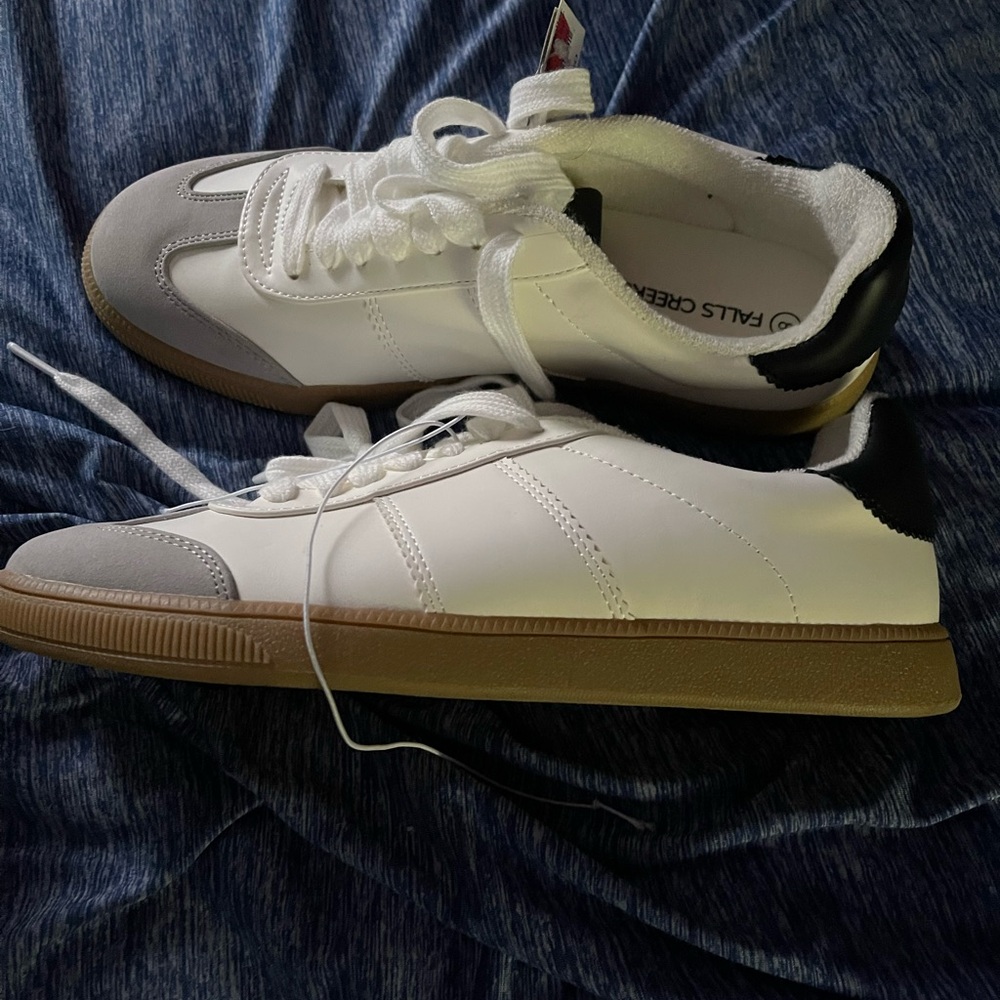 Falls Creek women’s shoes. White, grey and black, with memory foam insoles - Picture 2 of 4